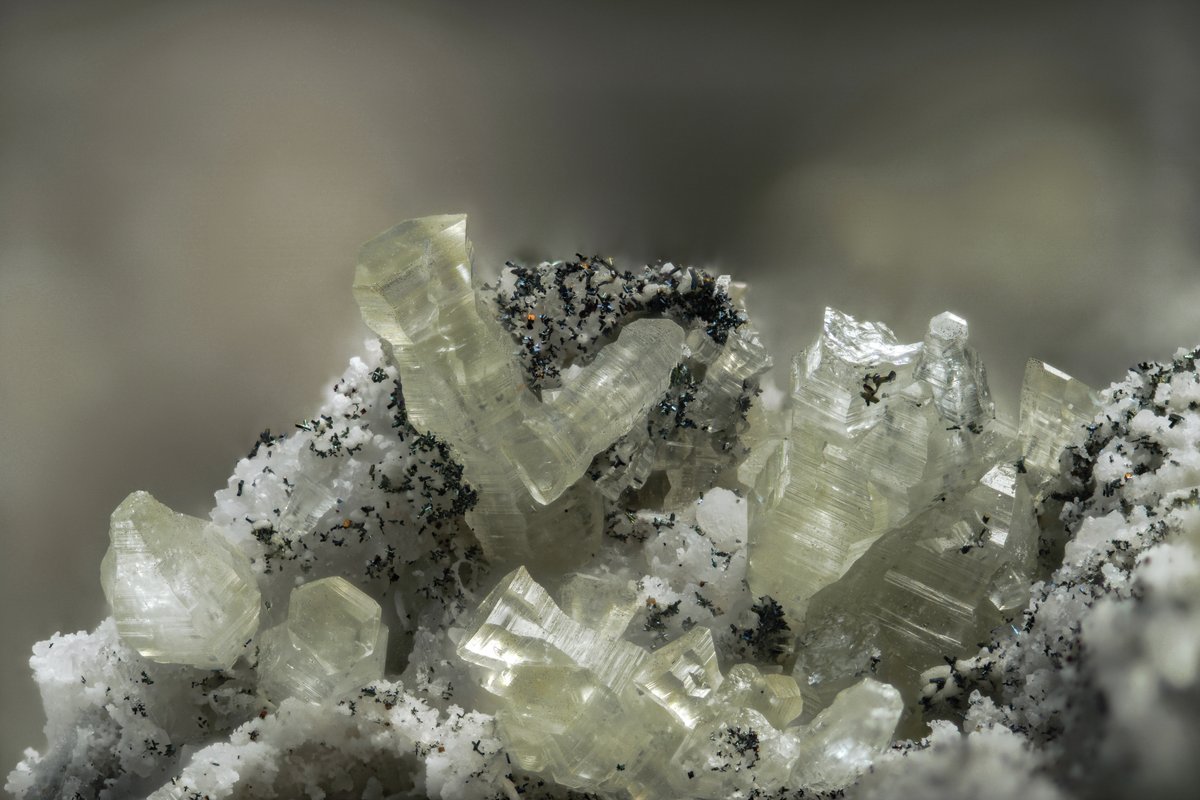 Crystal clear weloganites, and beautiful shape