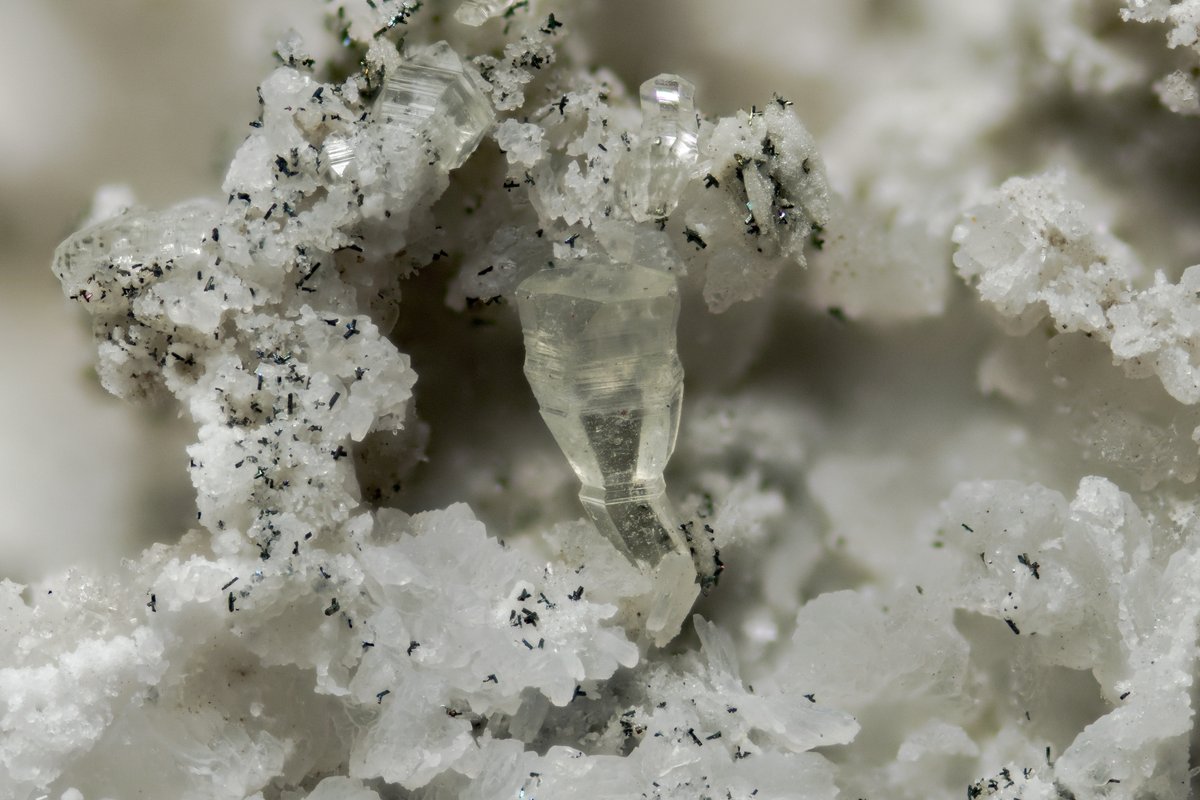 Crystal clear weloganite