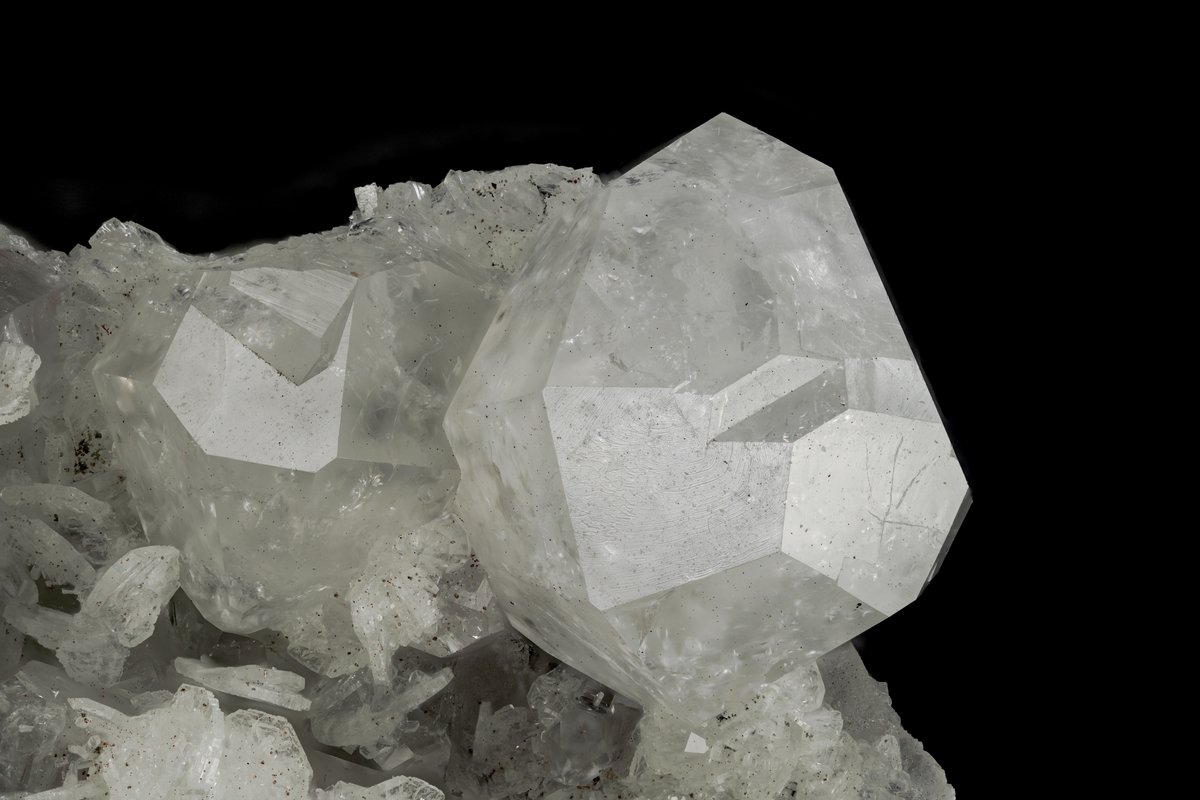 sharp and clear Analcime