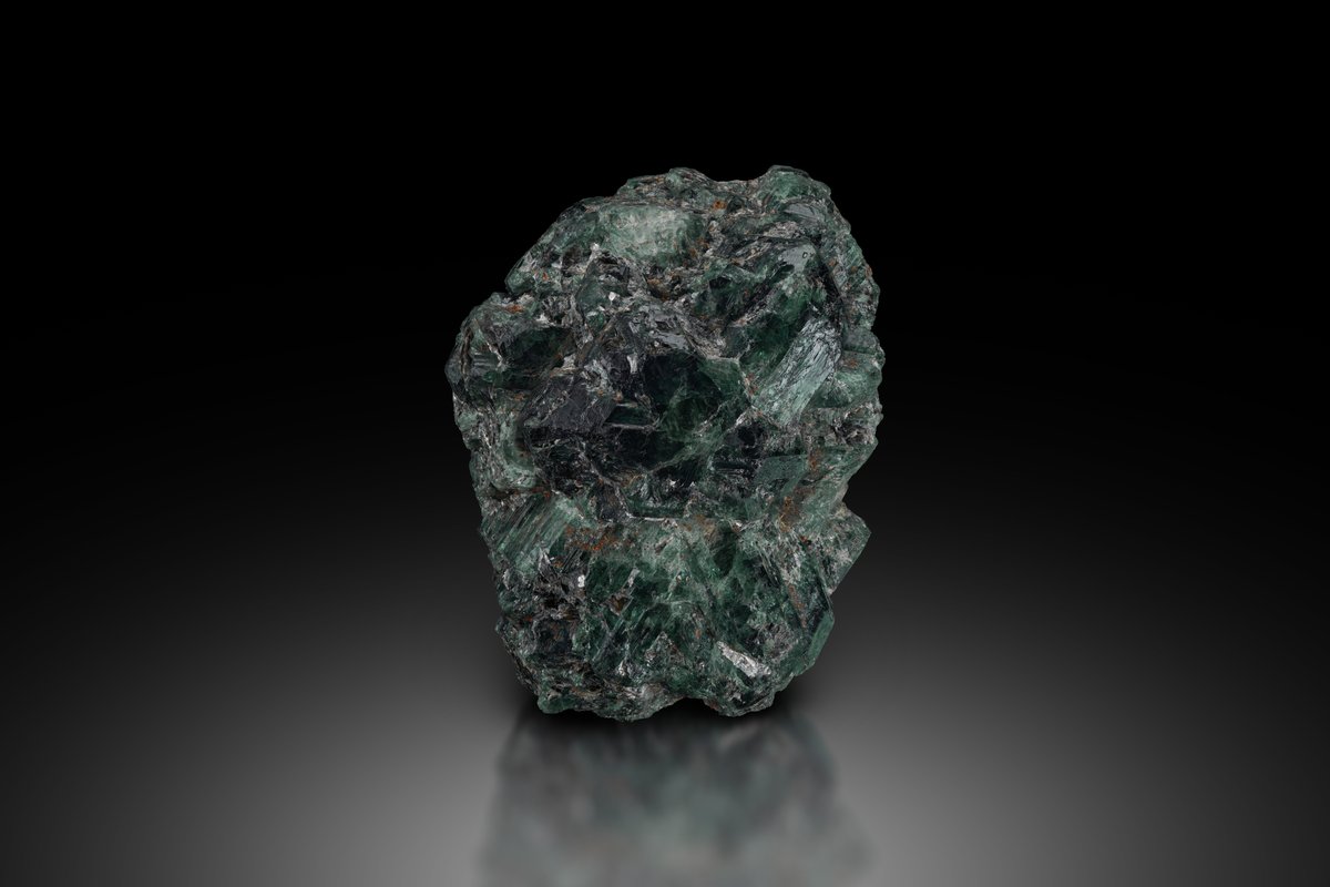 Alexandrite, back side, white light 5500k