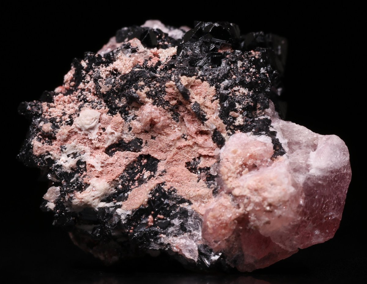 Datolite, Hausmannite