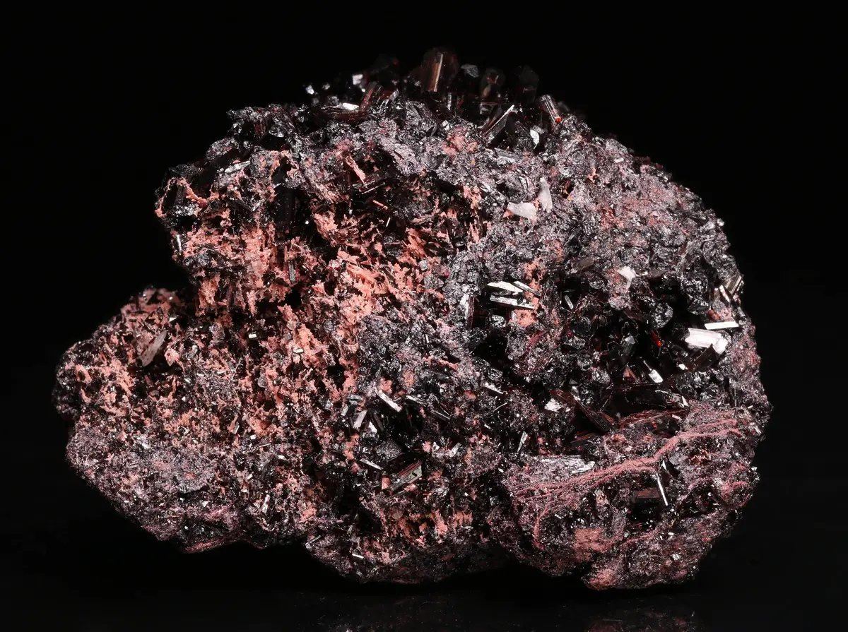 Manganvesuvianite