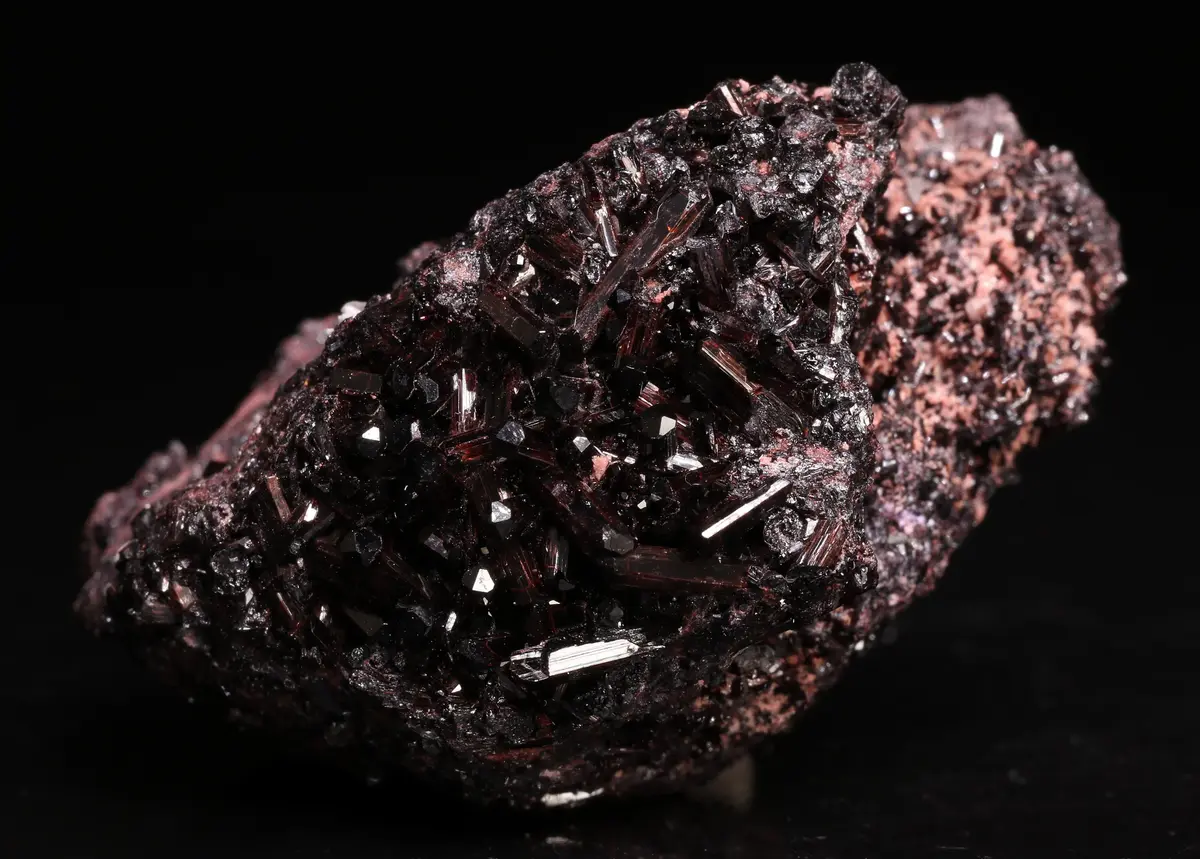 Manganvesuvianite