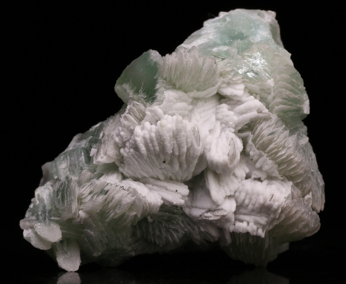 Hydrozincite, Tarbuttite