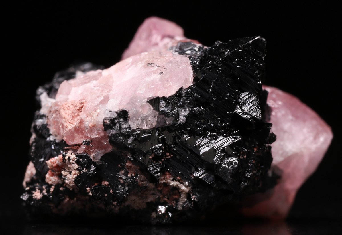 Datolite, Hausmannite