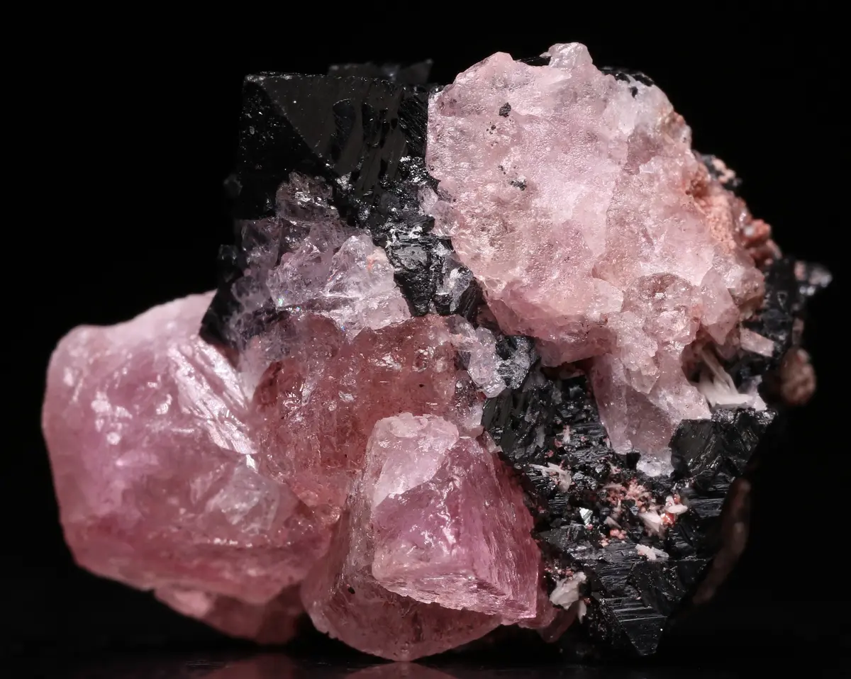 Datolite, Hausmannite
