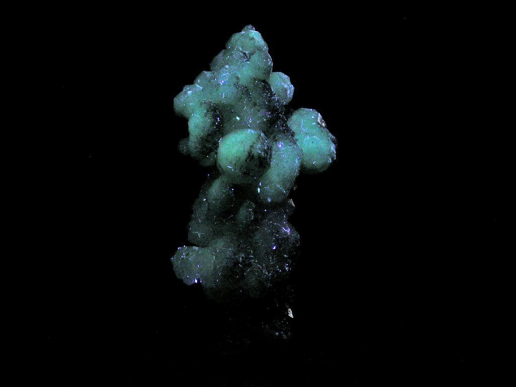 Analcime, Nenadkevichite