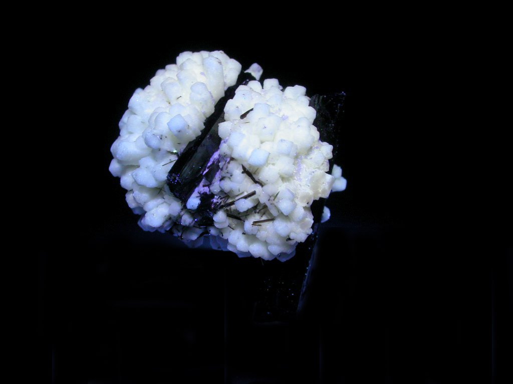 Gonnardite, Aegirine