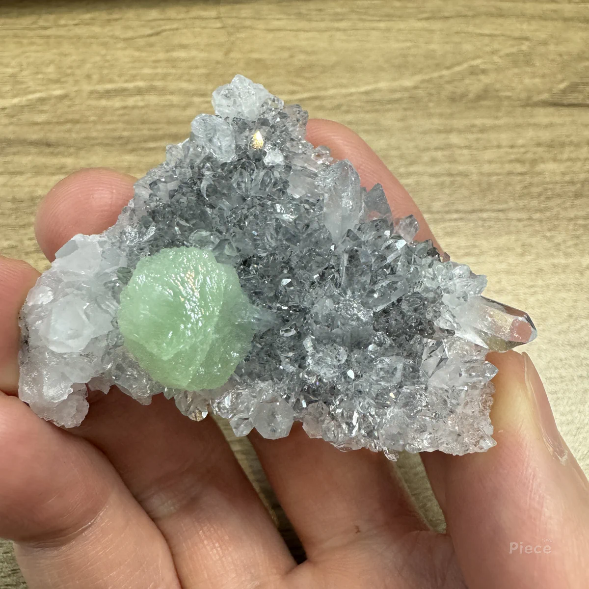 Prehnite, Quartz