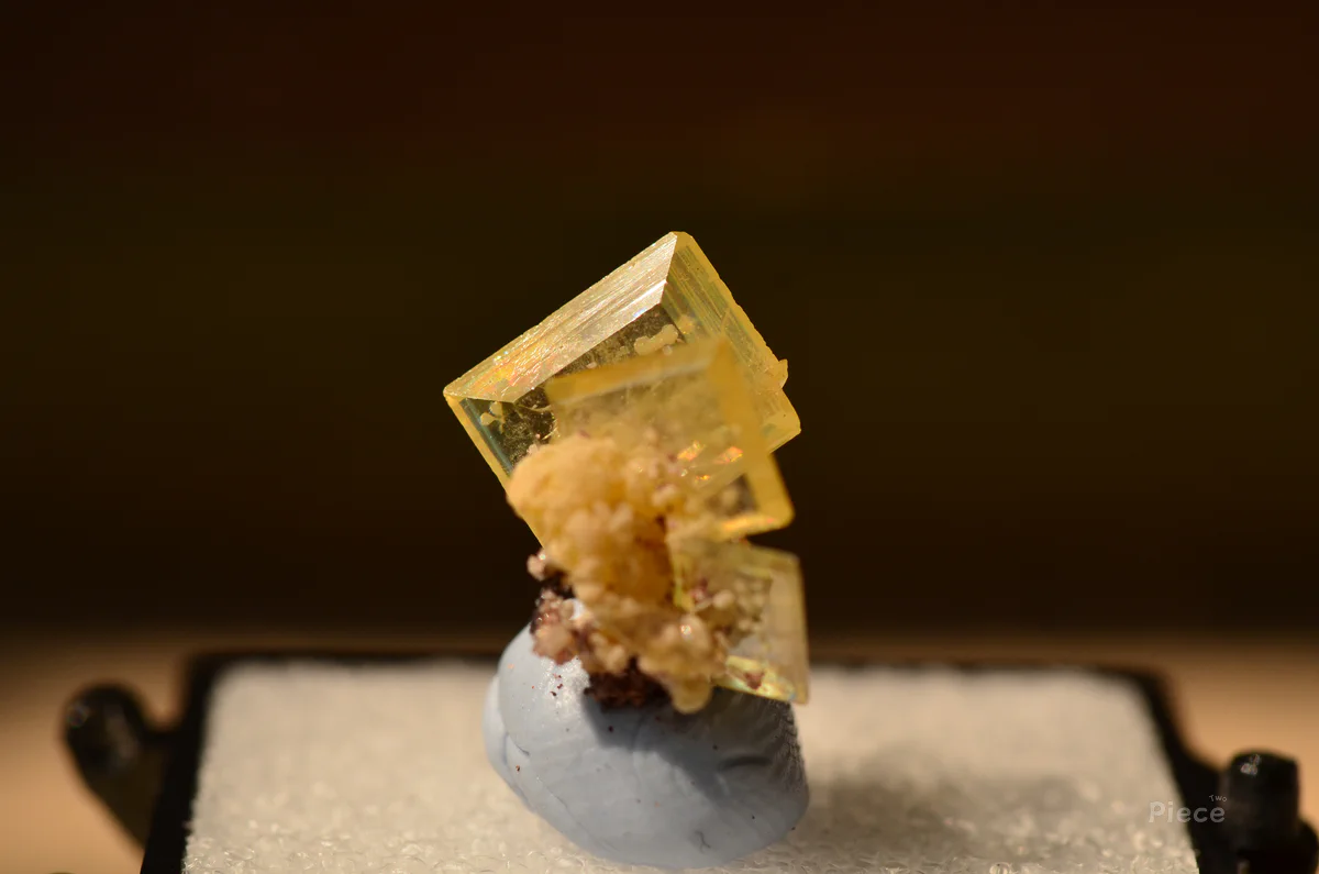Wulfenite