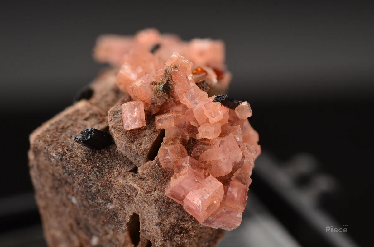 Serandite, Manganoneptunite