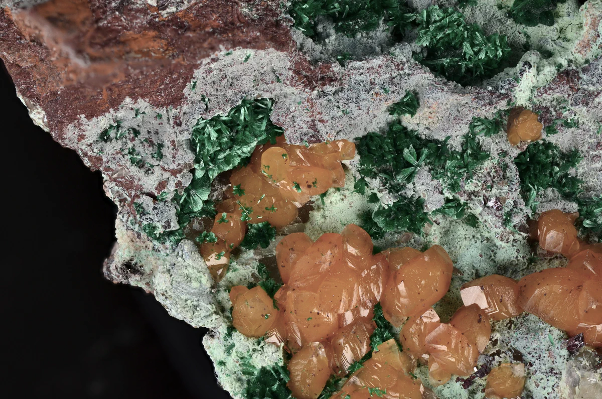 Smithsonite, Malachite, Cuprite