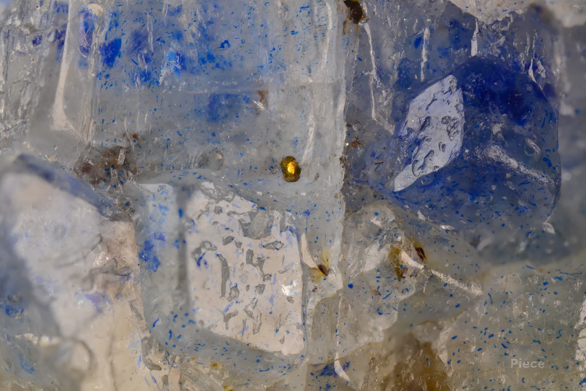 Sodalite, Haüyne, Pyrite