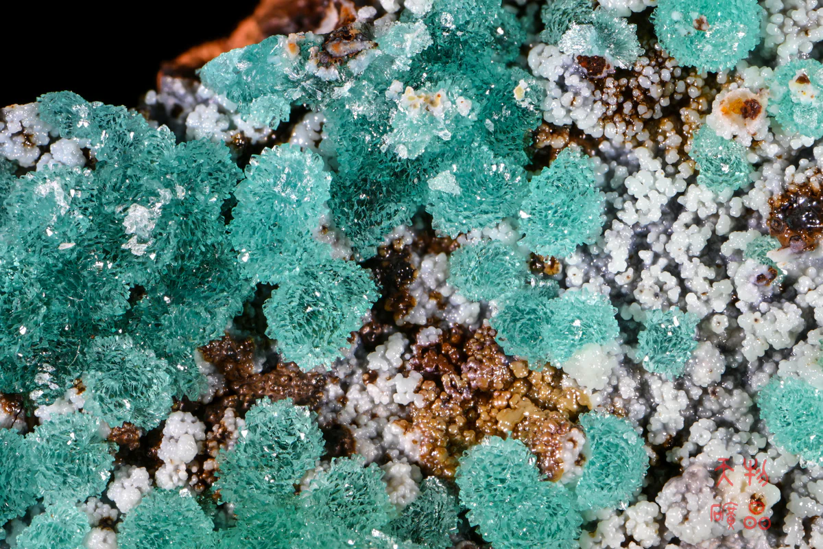 Copper-bearing Adamite