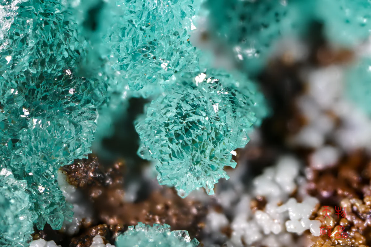 Copper-bearing Adamite