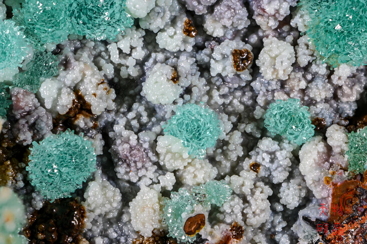 Copper-bearing Adamite