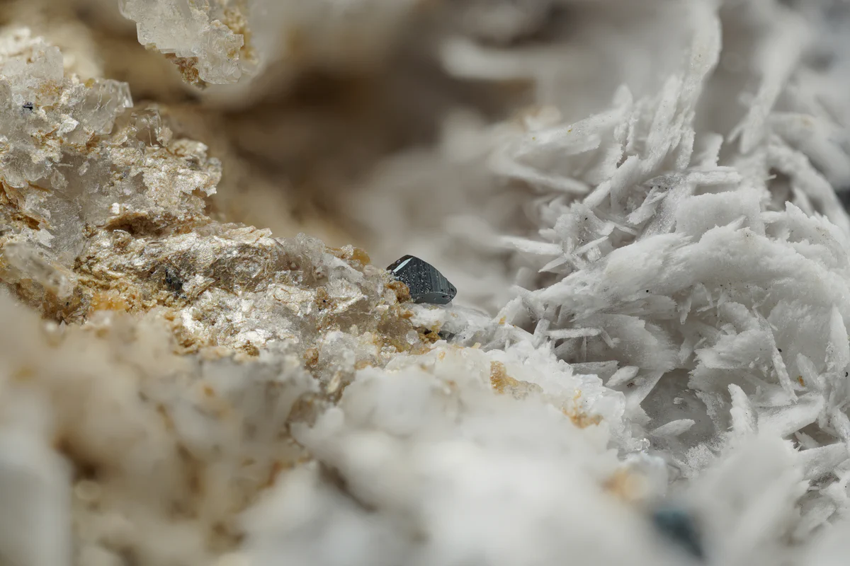 Calcite, Baryte, Bementite, Andradite