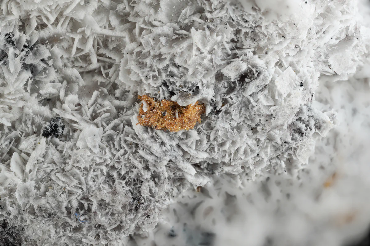 Calcite, Baryte, Bementite, Andradite