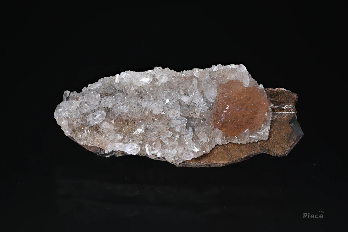 Olmiite, Calcite