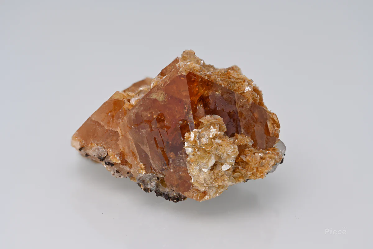 Scheelite, Aquamarine, Mica Group