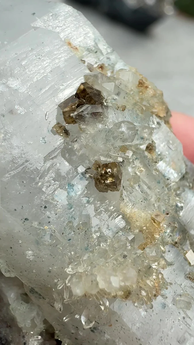 Quartz, Siderite, Augelite, Lazulite