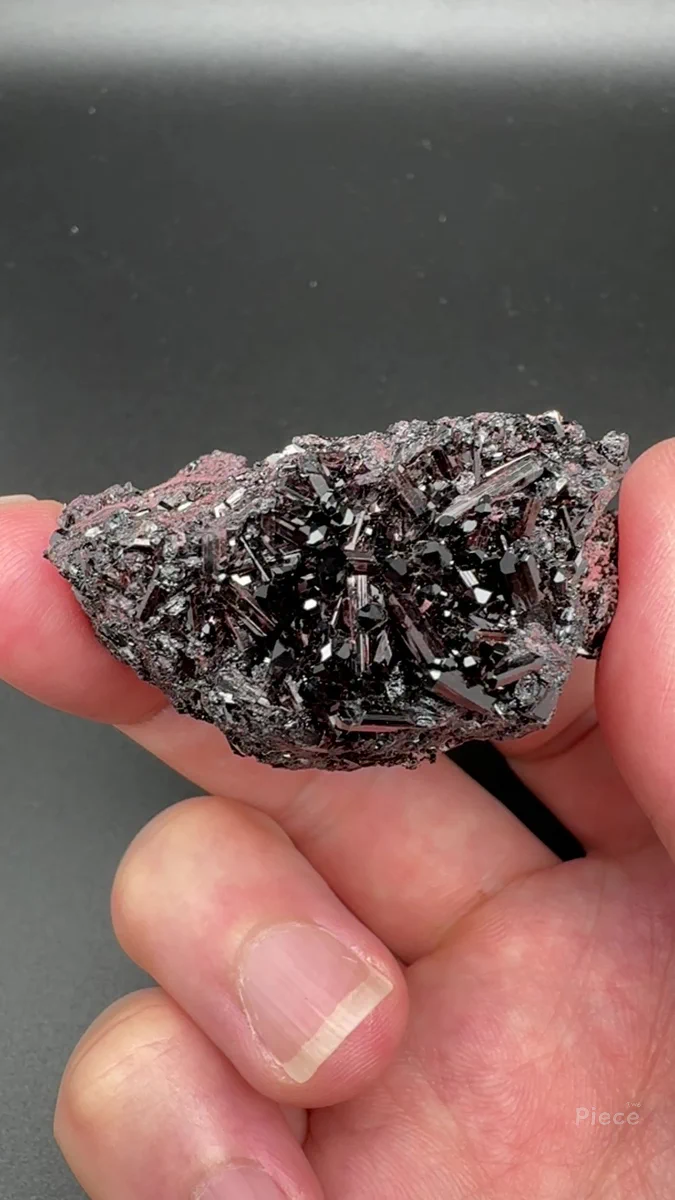 Manganvesuvianite